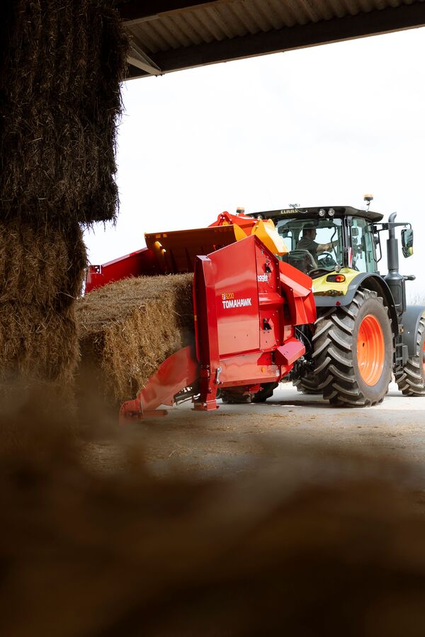 Tomahawk 8200
